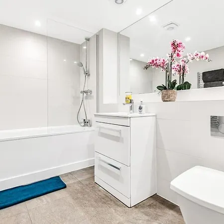 Luxaway Apartment In Earls Court - Sleeps Up To 10 London Exterior foto