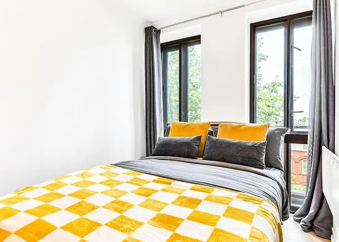 Luxaway Apartment In Earls Court - Sleeps Up To 10